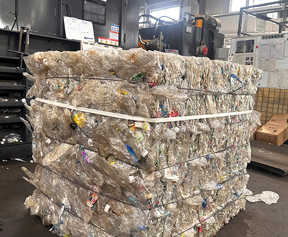 Tehokas pakkausratkaisu japanilaisille PET-kierrätysyrityksille