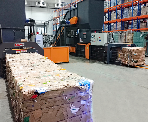 Automaattinen pakkausjätteen hävitysratkaisu Venäjän johtavassa supermarketin logistiikkakeskuksessa